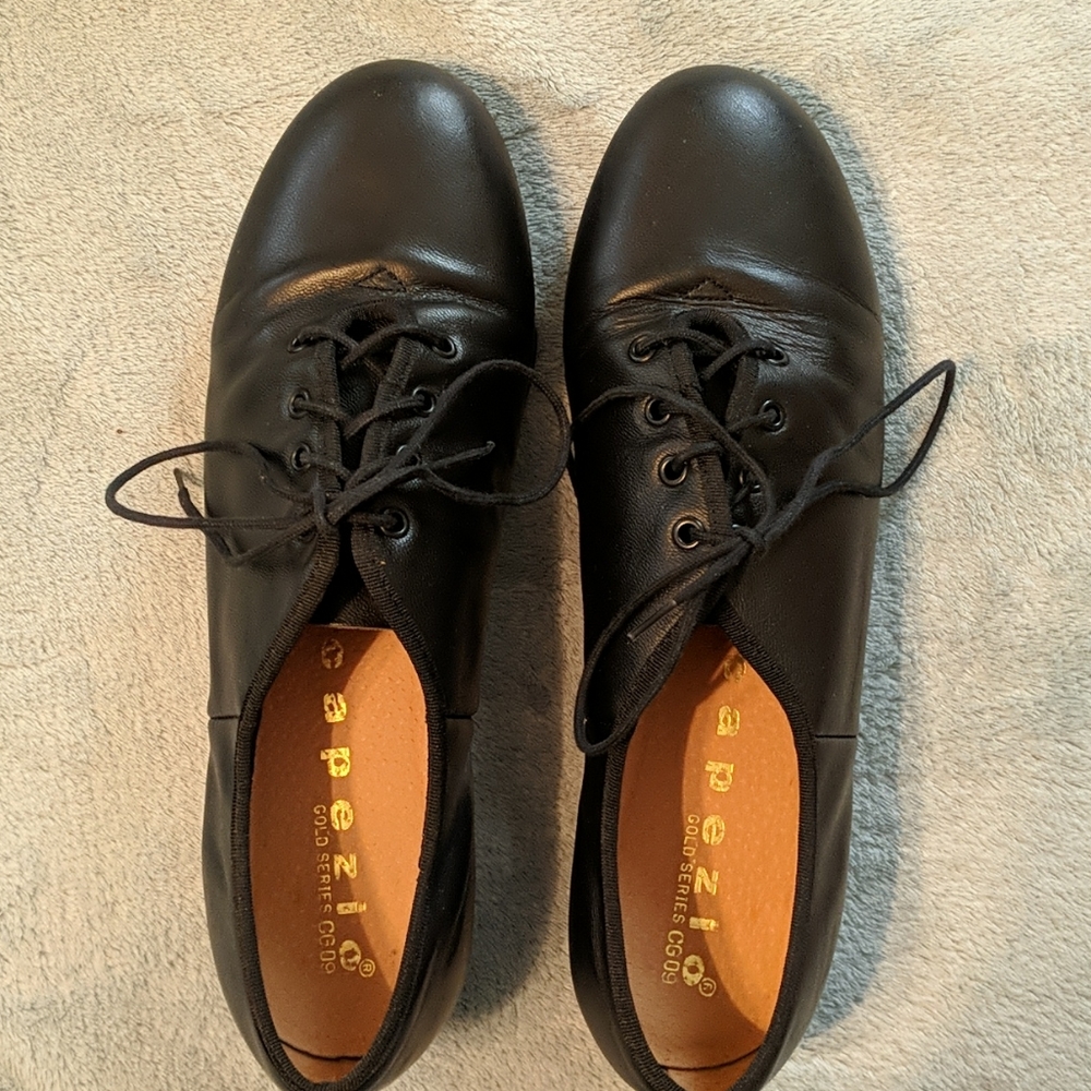 Tap shoes